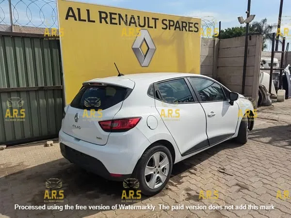 2013 Renault Clio view 2
