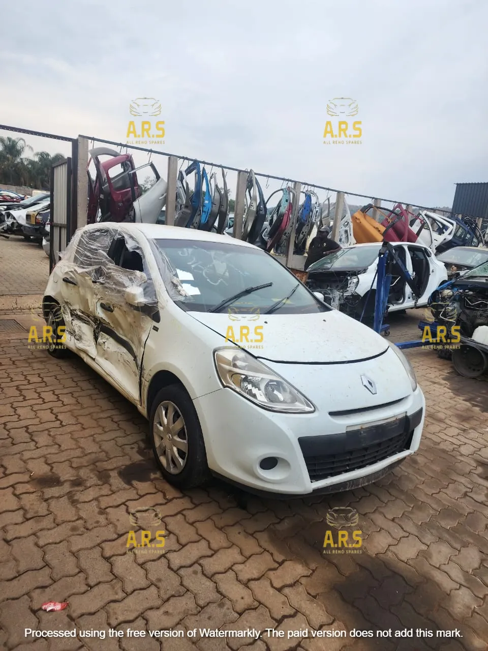 2001 Renault Clio K4MD8000037567 view 8