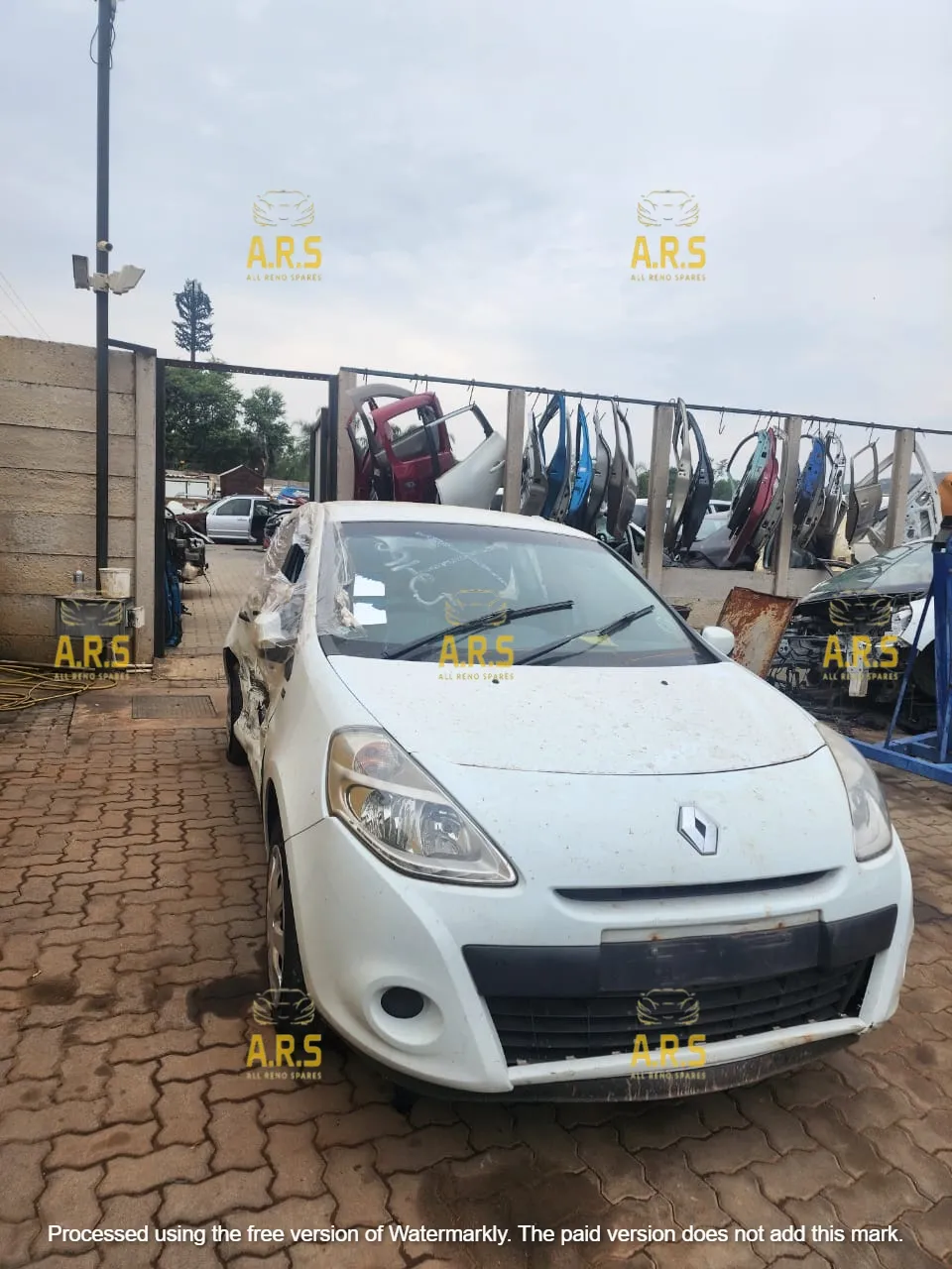 2001 Renault Clio view 5