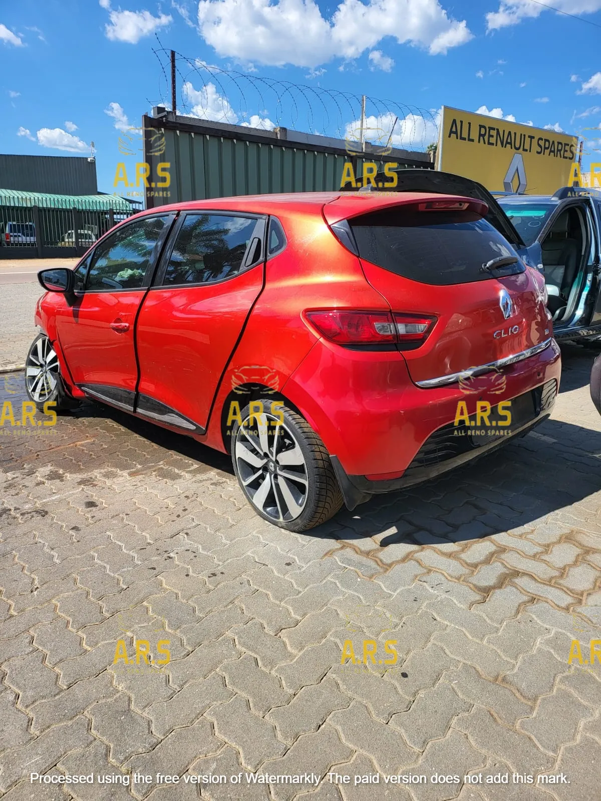 2014 Renault Clio H4BA view 5