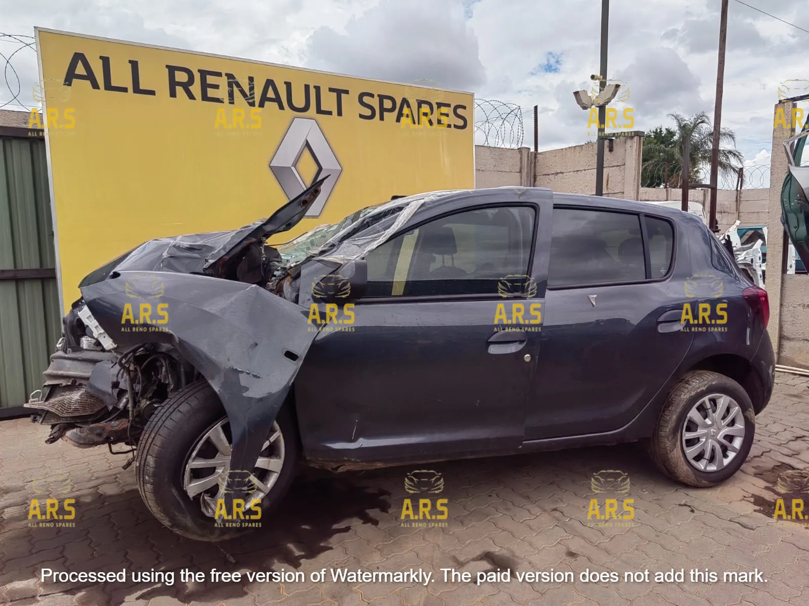 2020 Renault Sandero view 3
