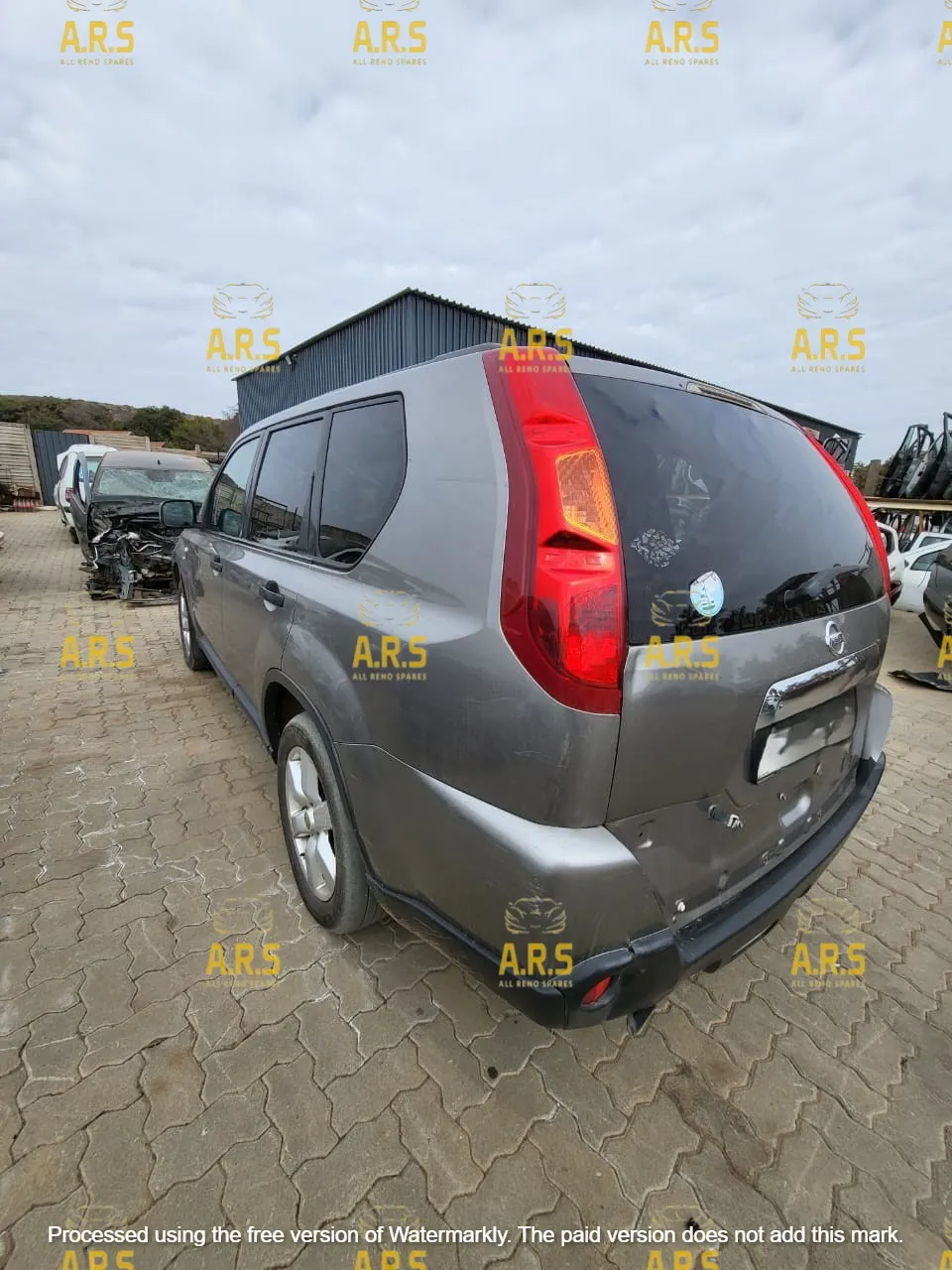 2010 Nissan X-Trail view 4
