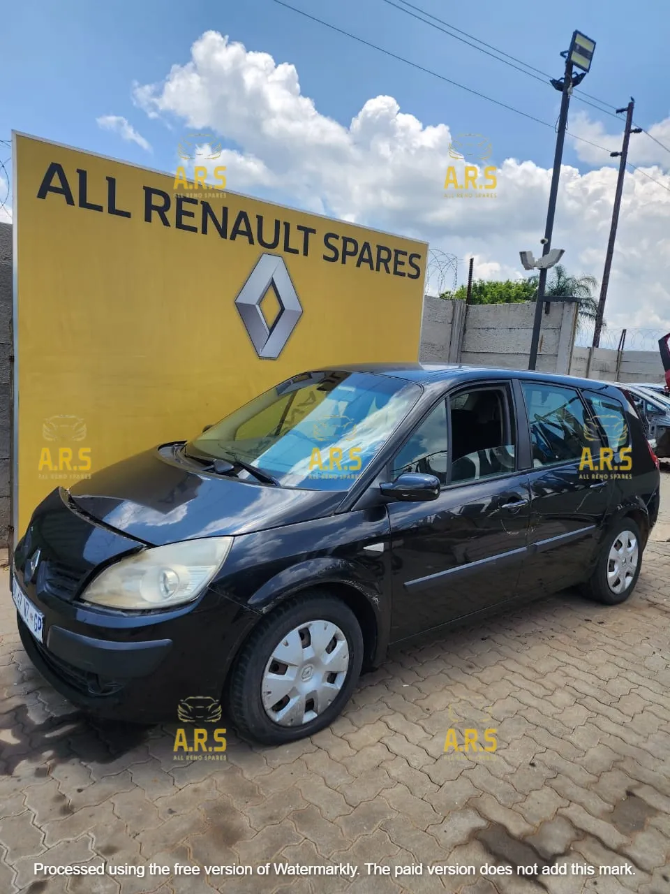 2009 Renault Megane view 3