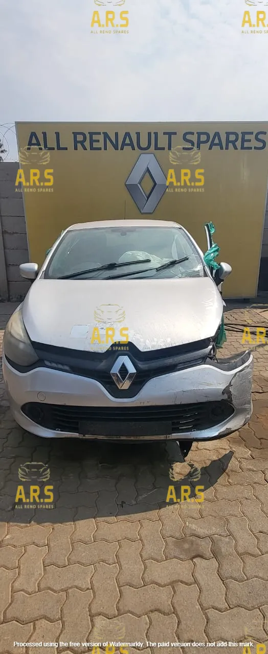 2015 Renault Clio D4FD740F956210 view 4