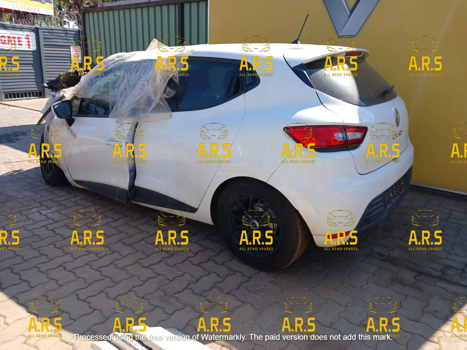 2019 Renault Clio view 3
