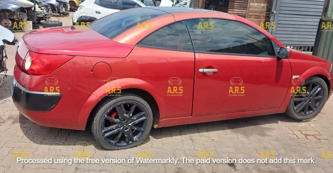 2004 Renault Megane C065707 view 4