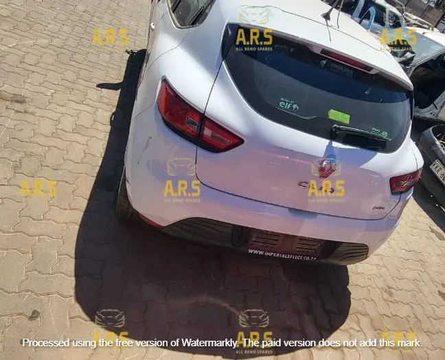 2015 Renault Clio view 3