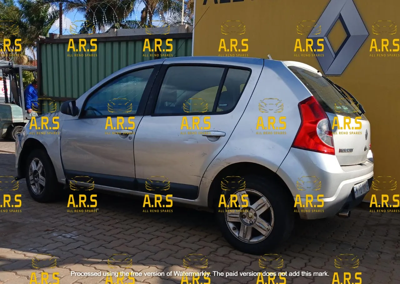 2012 Renault Sandero view 2