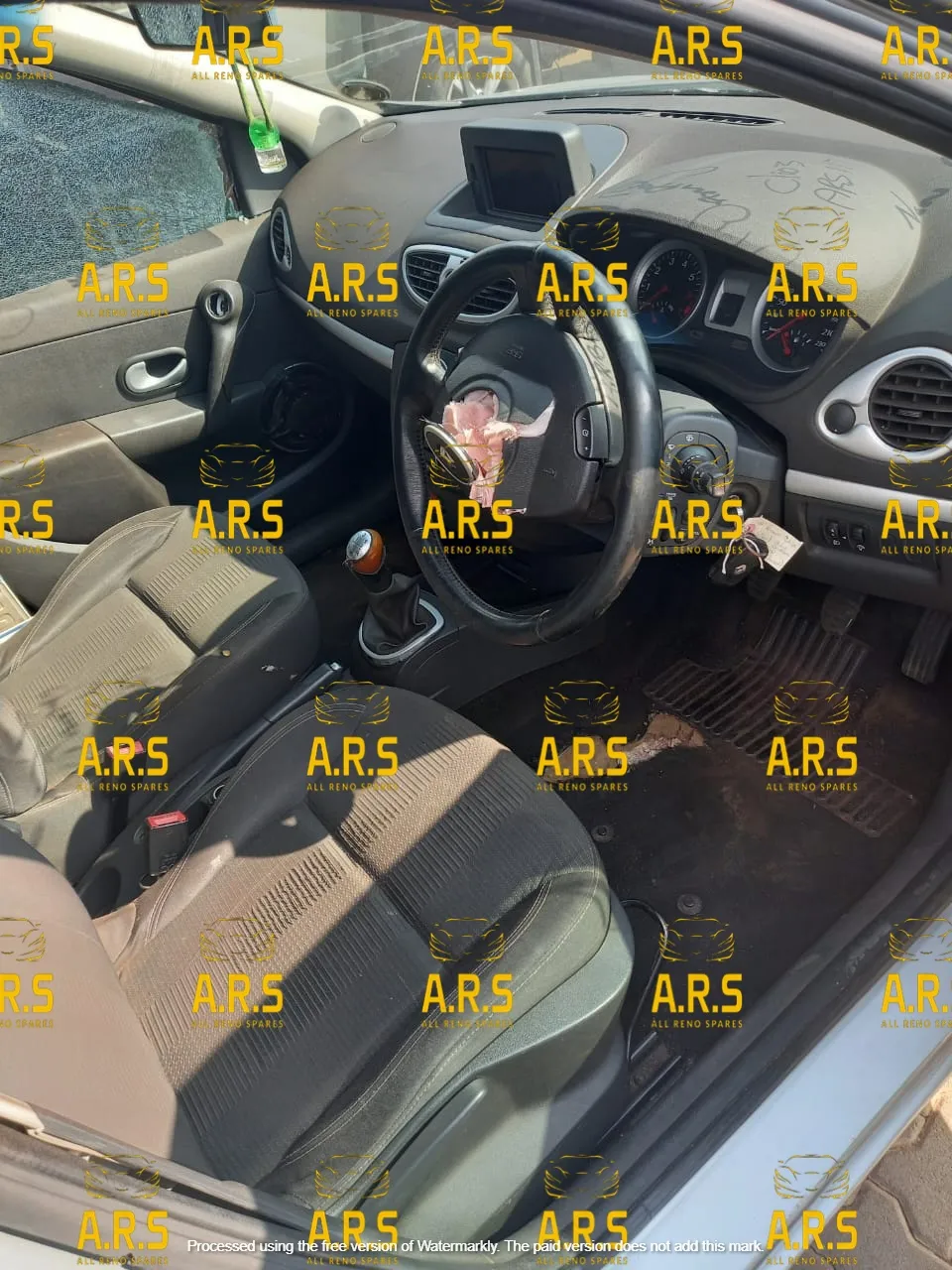 2004 Renault Clio view 5