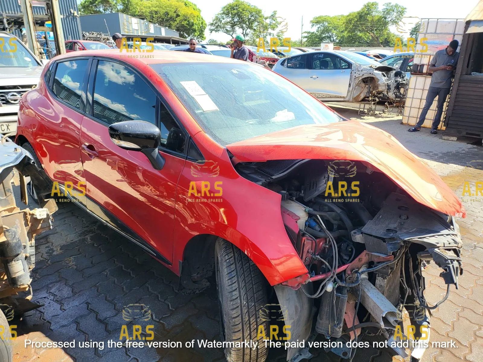 2014 Renault Clio H4BA view 2