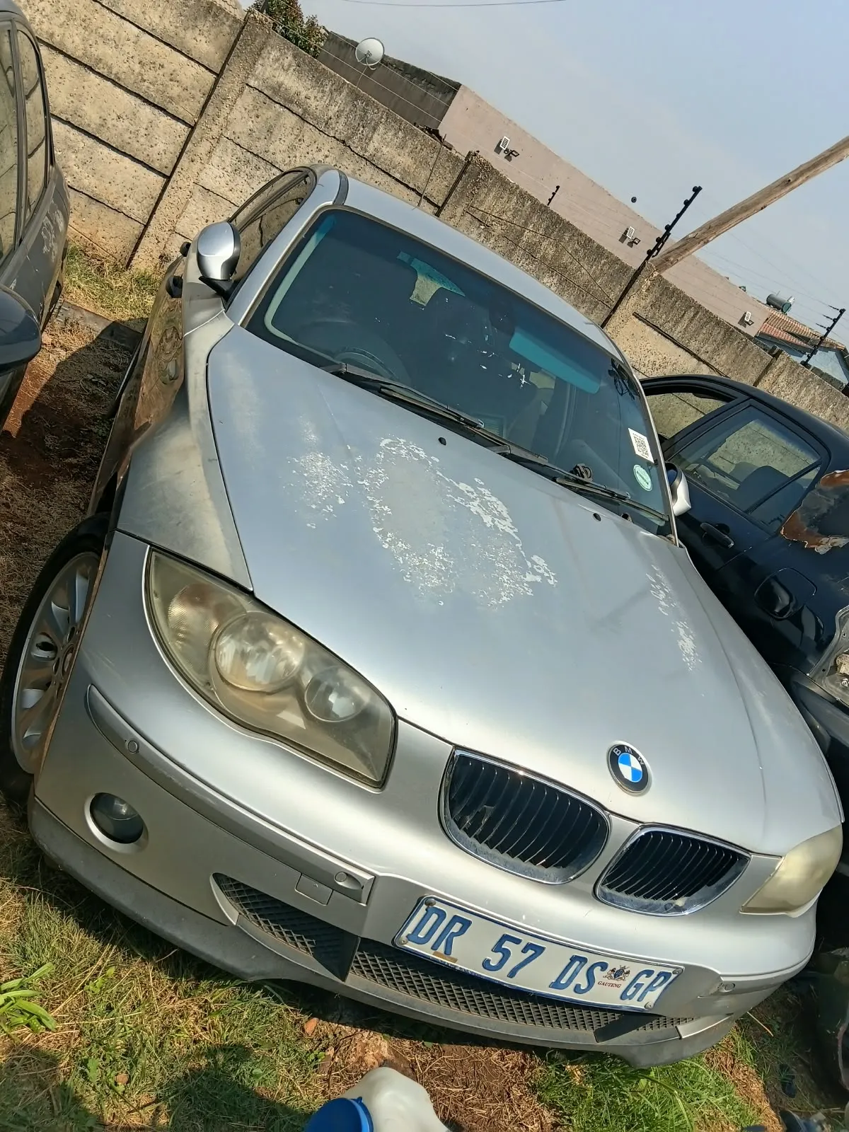 2004 BMW 1 Series  view 2
