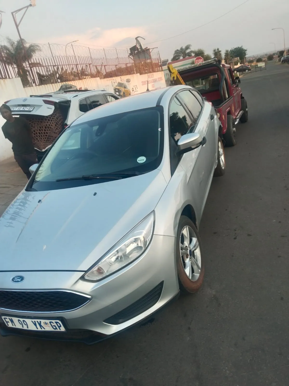 2016 Ford Focus  view 3