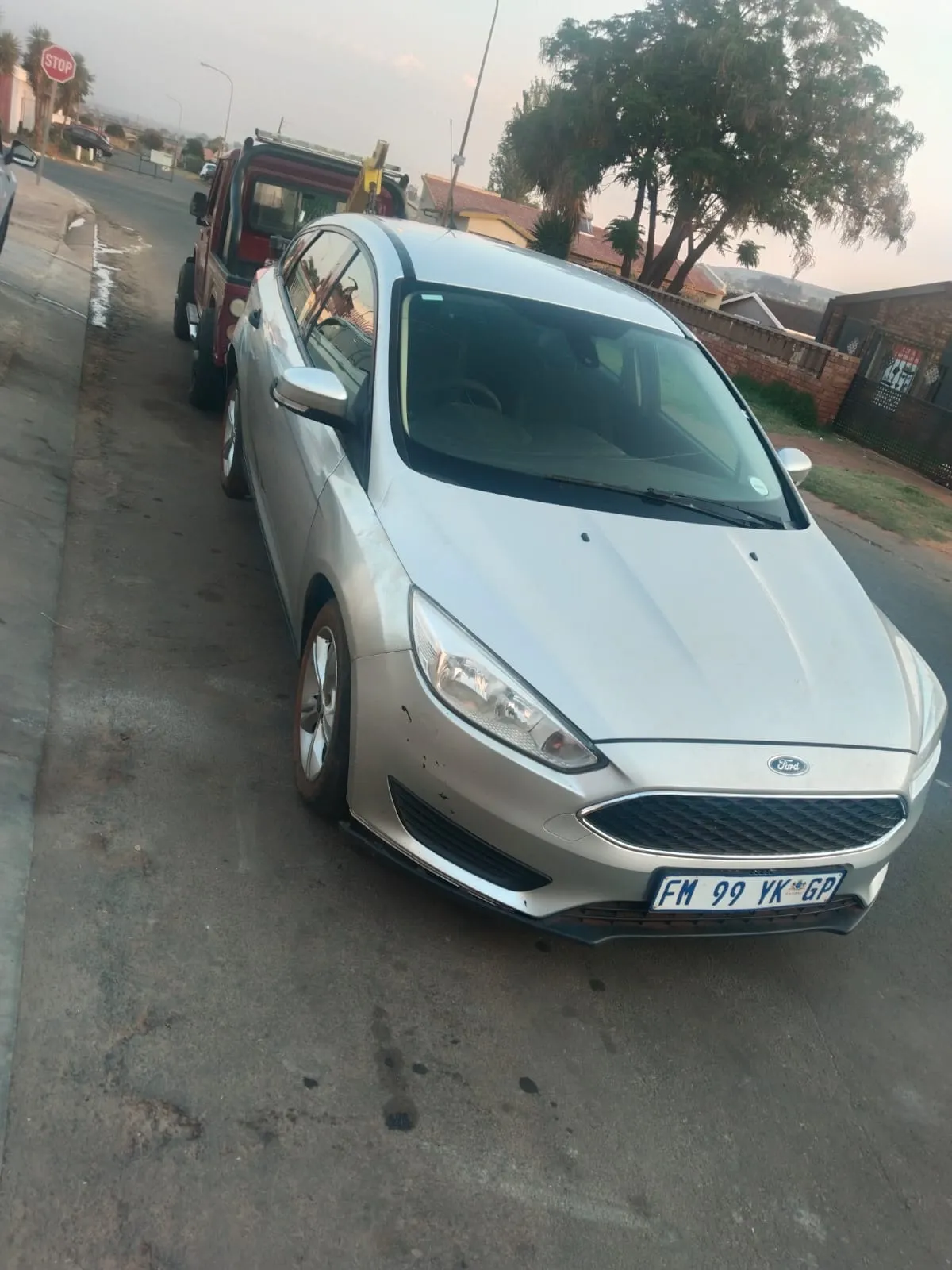 2016 Ford Focus  view 2