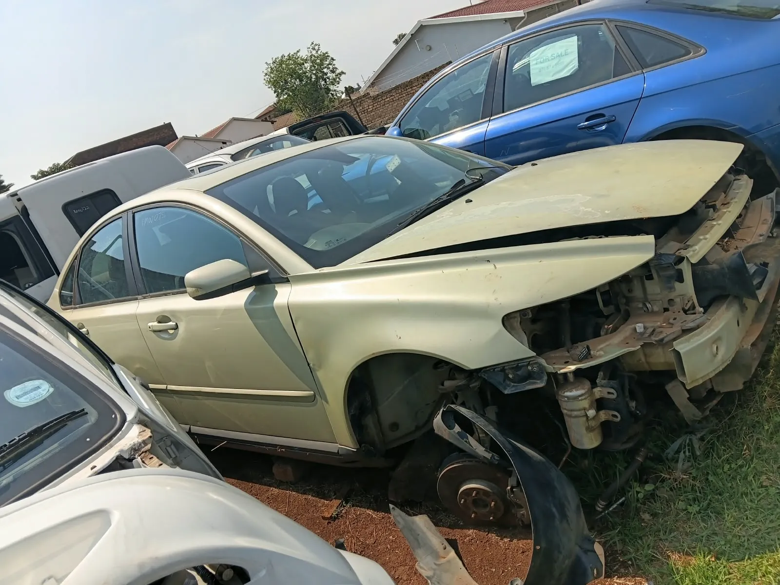 2004 Volvo S40  view 2
