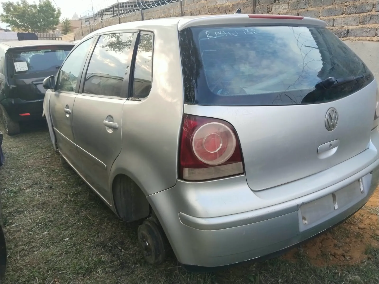 2009 Volkswagen Polo  view 2