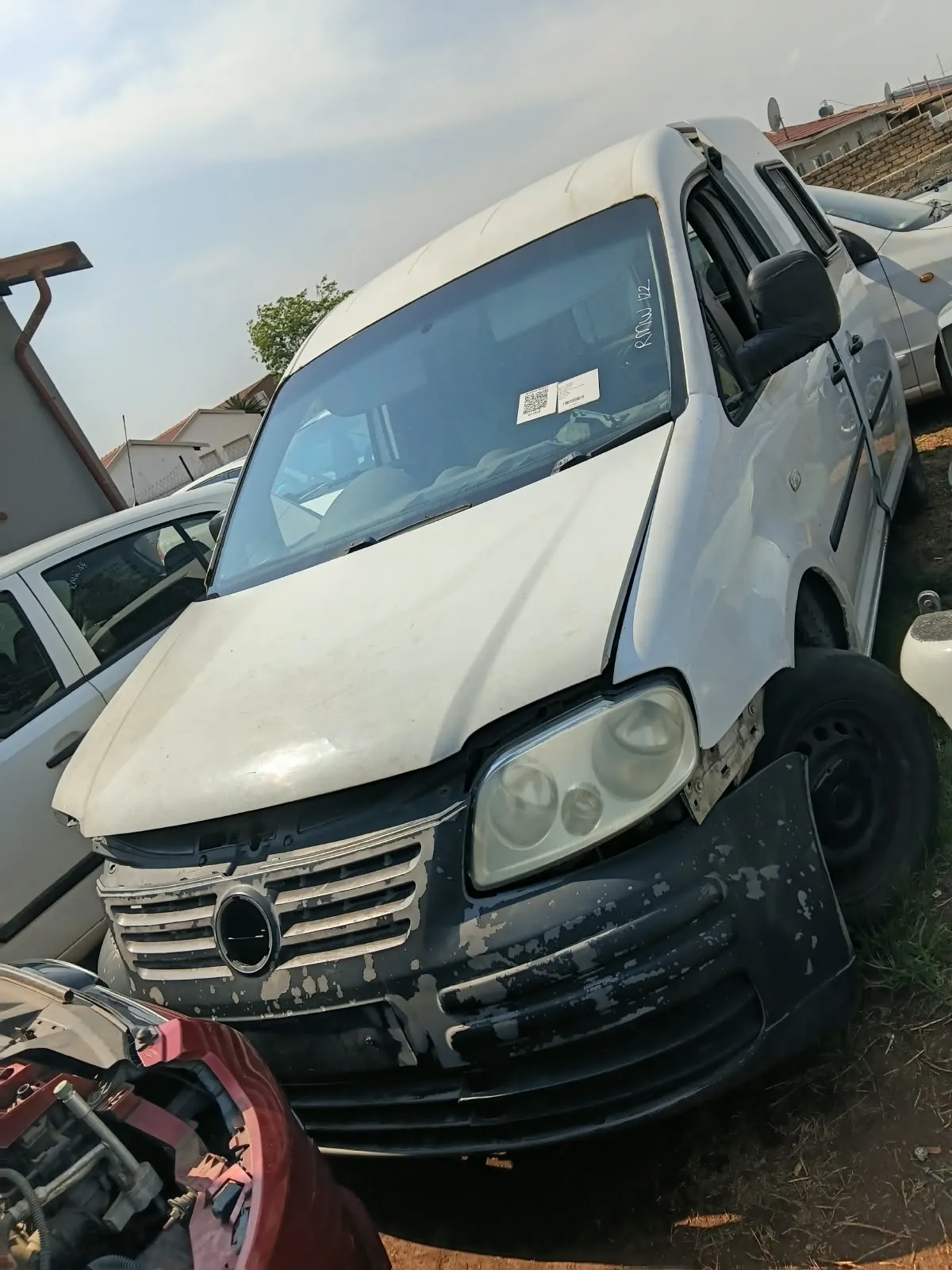 2010 Volkswagen Caddy  view 2