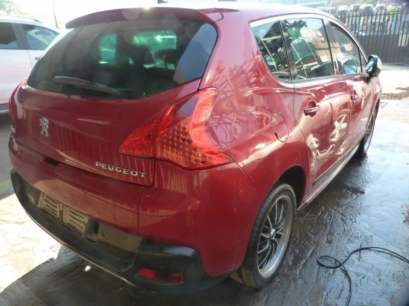 2012 Peugeot 3008 view 6