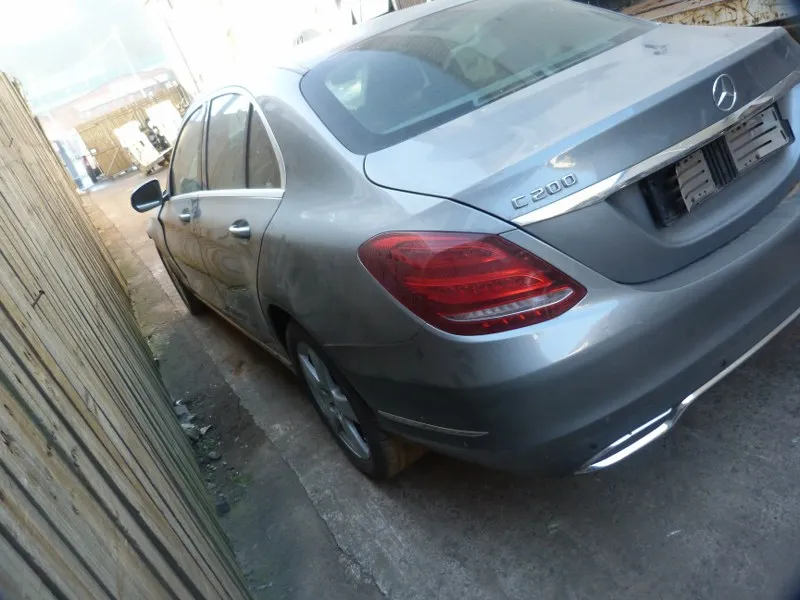 2015 Mercedes-Benz C-Class view 5