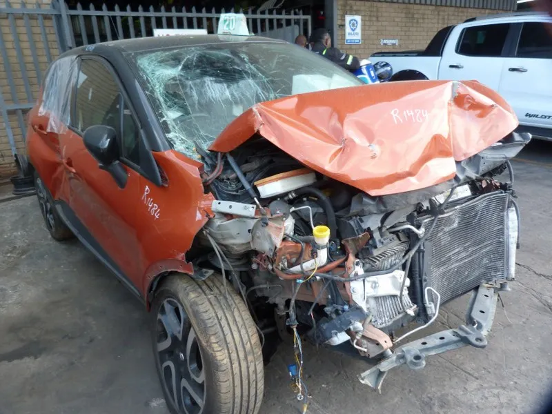 2015 Renault Captur view 2