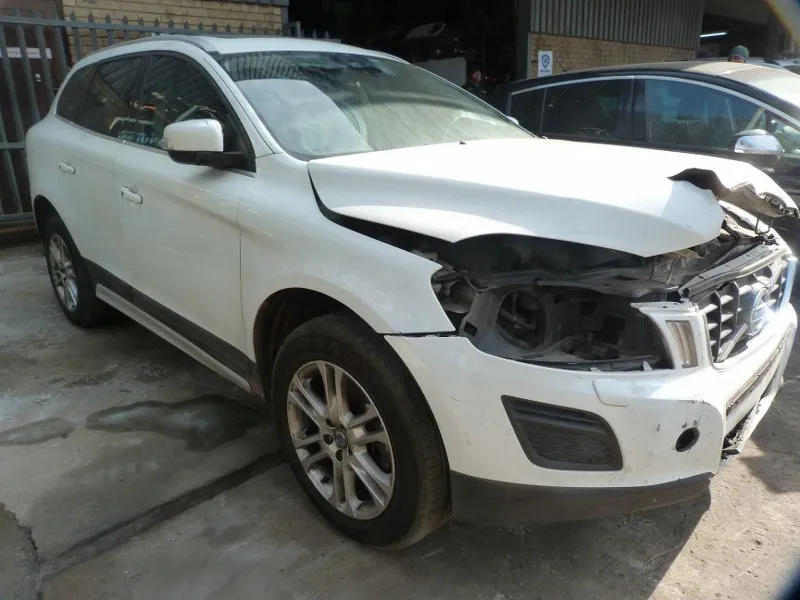 2012 Volvo XC60 view 3