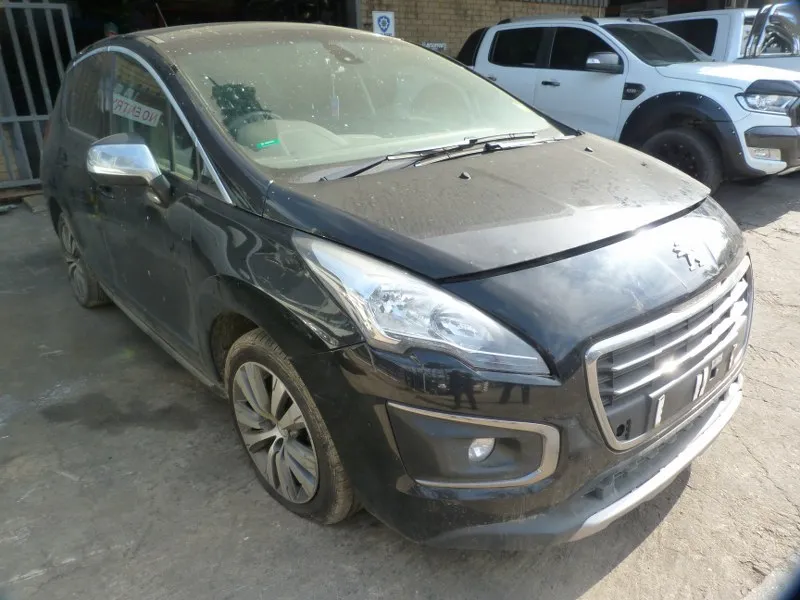 2014 Peugeot 3008 view 2