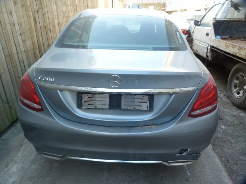2015 Mercedes-Benz C-Class view 3