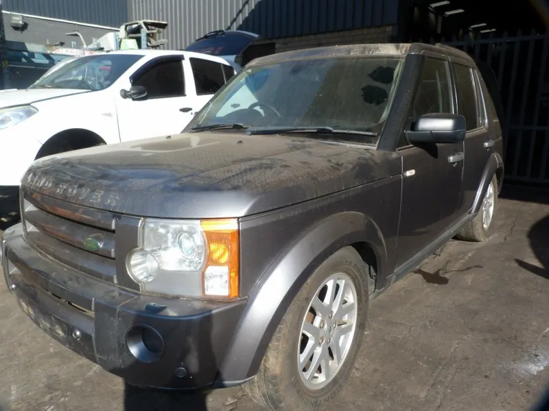 2009 Land Rover Discovery 3 view 2