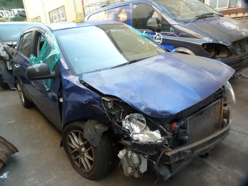 2011 Hyundai i20 view 3