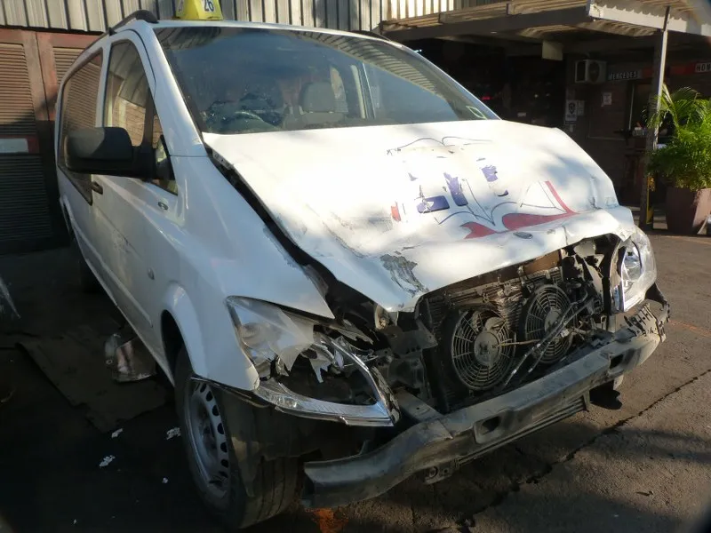 2014 Mercedes-Benz Vito view 3