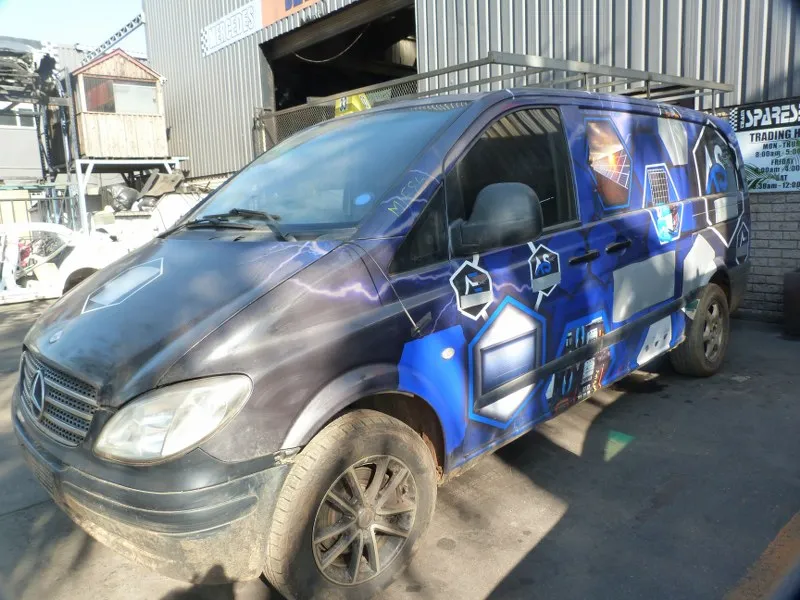2005 Mercedes-Benz Vito view 2