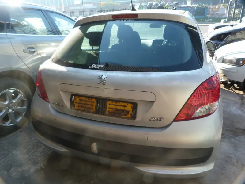 2010 Peugeot 207 view 4