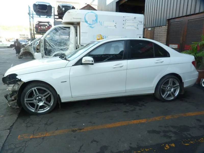 2012 Mercedes-Benz C-Class view 3