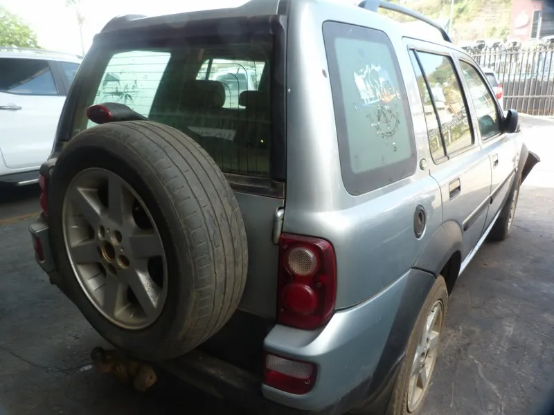 2006 Land Rover Freelander view 4