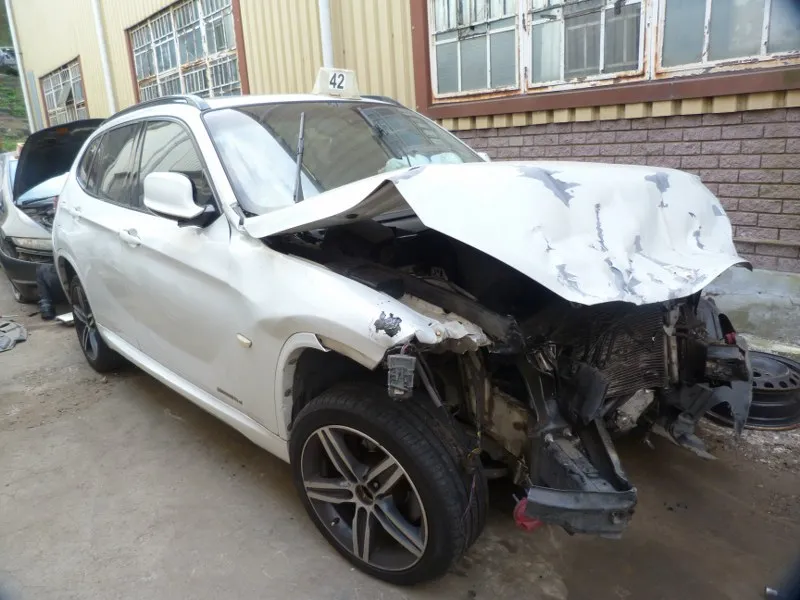 2012 BMW X1 view 3