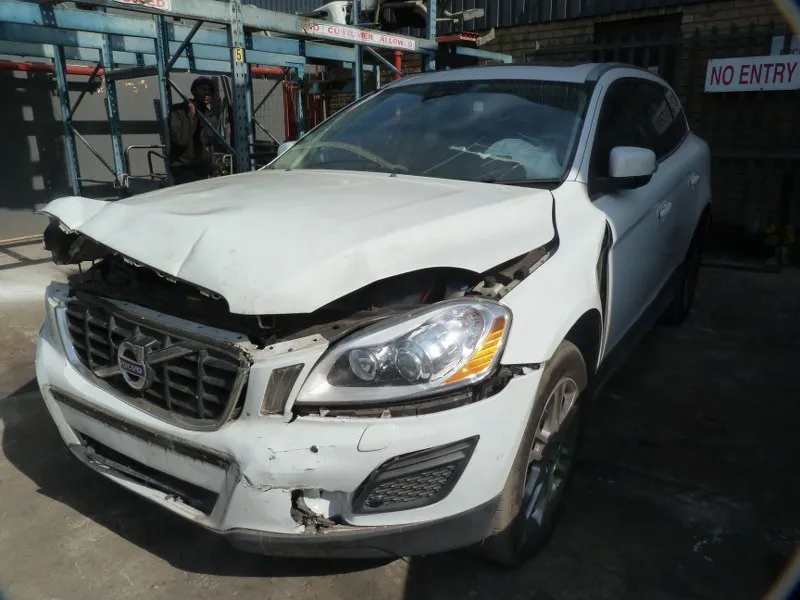 2012 Volvo XC60 view 2