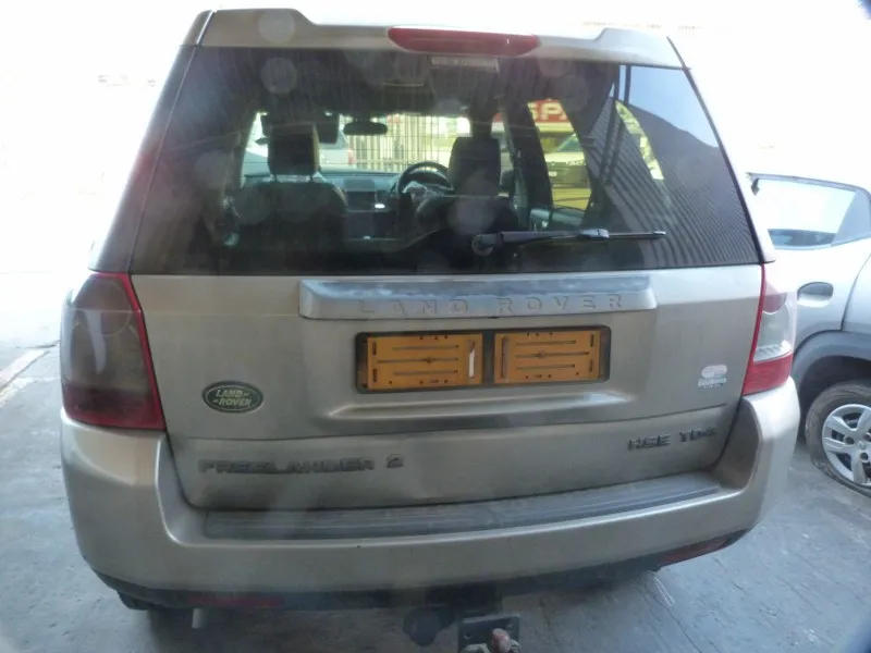 2010 Land Rover Freelander view 4