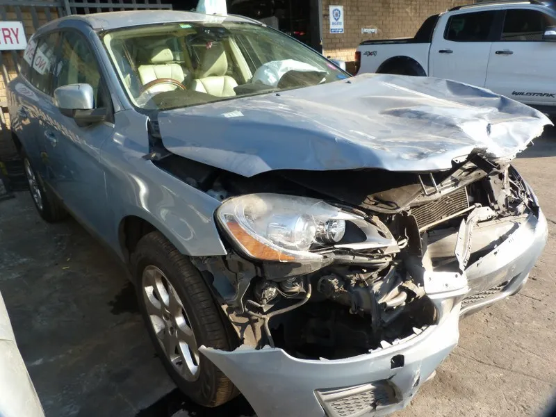 2011 Volvo XC60 view 5