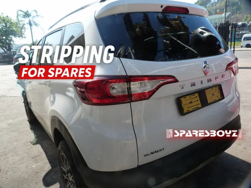 2024 Renault Triber view 4