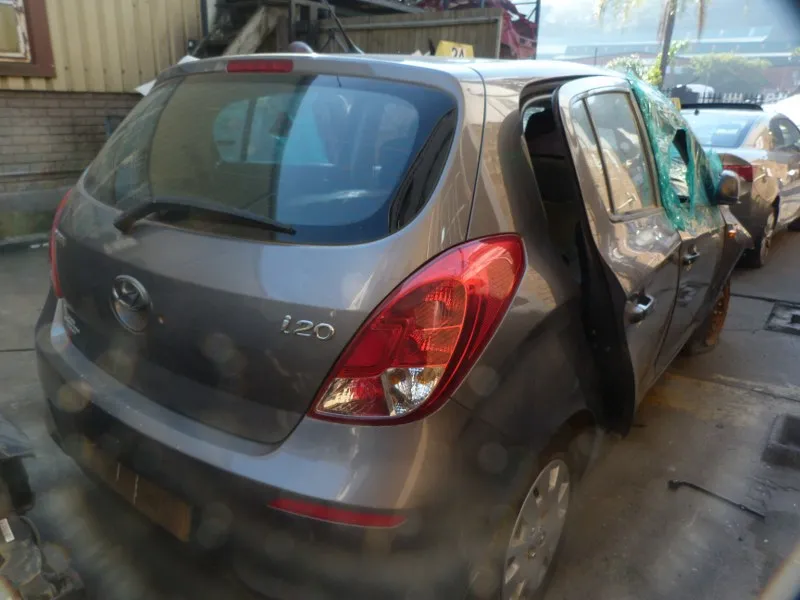 2012 Hyundai i20 view 6