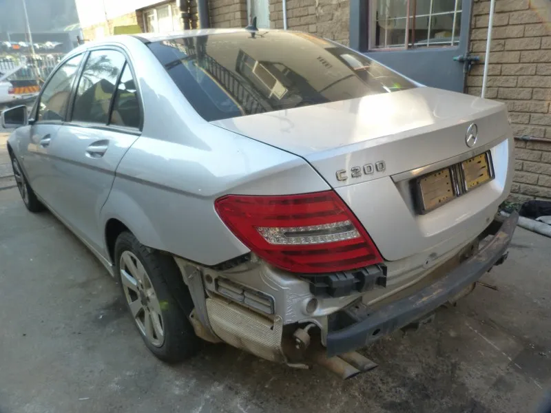 2011 Mercedes-Benz C-Class view 4
