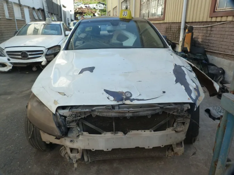 2015 Mercedes-Benz C-Class view 5