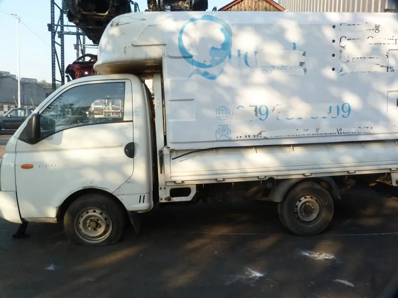 2004 Hyundai H100 Bakkie view 3