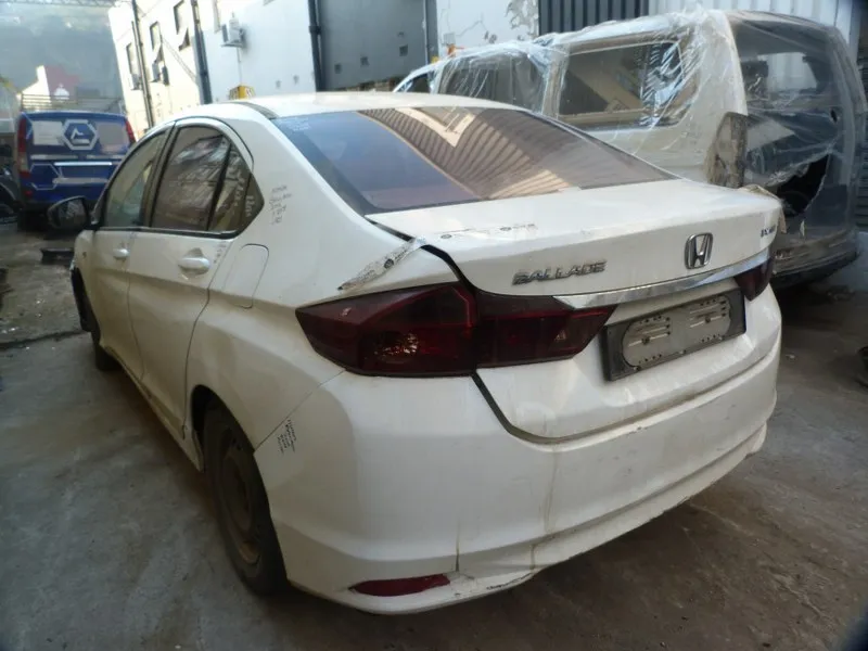 2016 Honda Ballade view 6