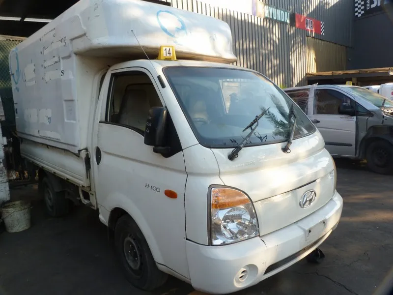 2004 Hyundai H100 Bakkie view 5