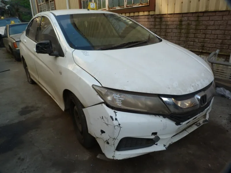 2016 Honda Ballade view 3