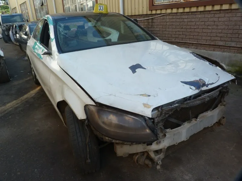 2015 Mercedes-Benz C-Class view 2