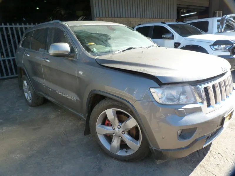 2012 Jeep Grand Cherokee view 3