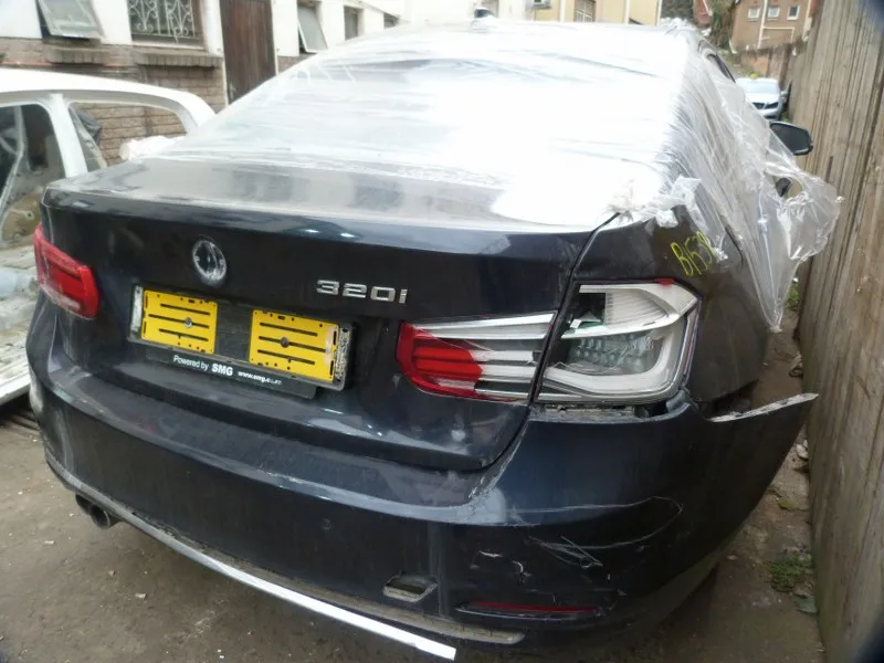 2016 BMW 3 Series view 6