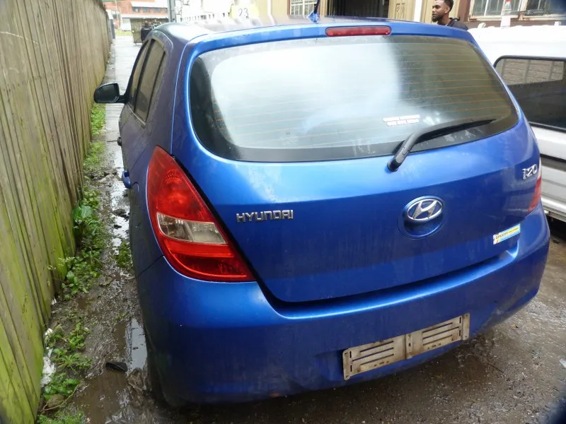 2010 Hyundai i20 1.4 view 5