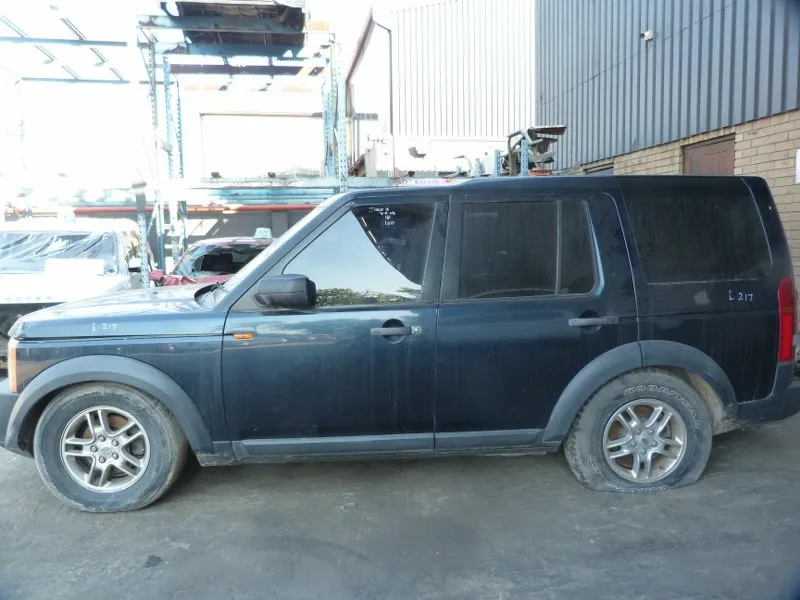 2007 Land Rover Discovery 3 view 4